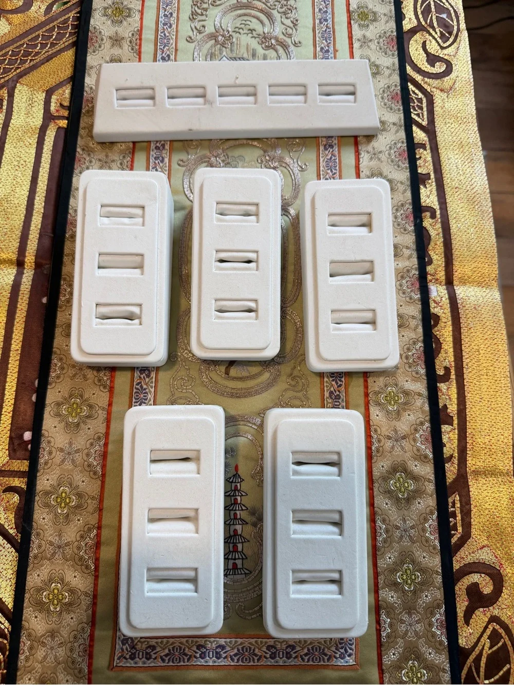 Set of 6 White Foam Ring Insert Trays